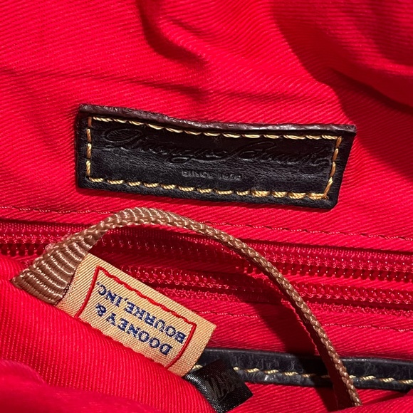 DOONEY BOURKE Florentine Toggle Dark Brownish Black Leather Crossbody VGC - Picture 12 of 14